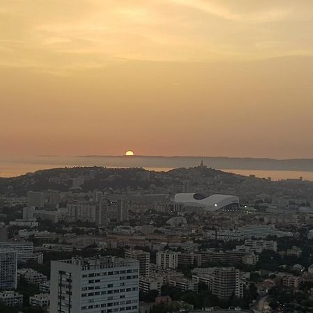 Superbe Appartement 2 Chambres Avec Vue Sur La Mer Et La Montagne Марсилия Екстериор снимка