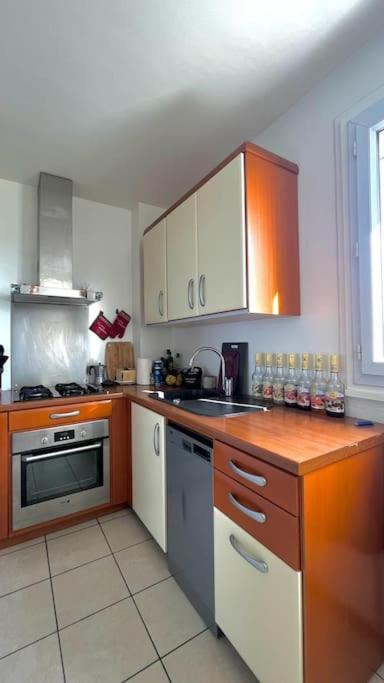 Superbe Appartement 2 Chambres Avec Vue Sur La Mer Et La Montagne Марсилия Екстериор снимка